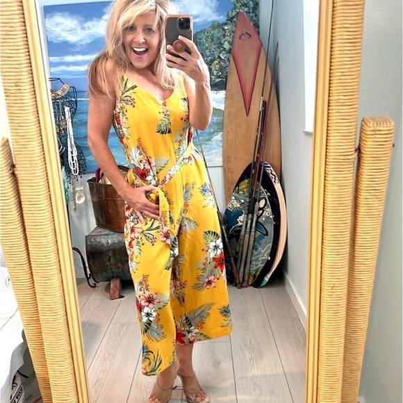 ⭐️Emma & Michele, Adorable Poly/Spandex jumper,Belted,Pockets,Excellent Cond. - Picture 8 of 12